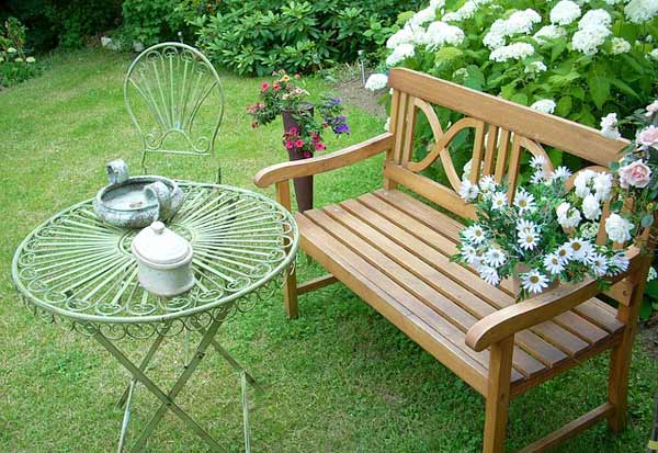 Gartenbank Teak mit romantischen Tisch