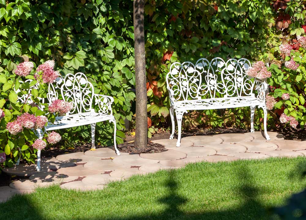 Metall Gartenbank depositphotos.com